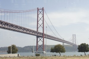 25 de Abril bridge